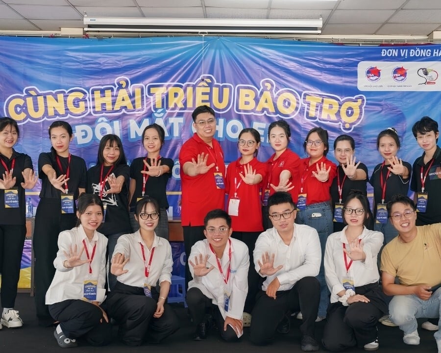Đội ngũ Hải Triều tham gia dự án thiện nguyện tại Làng May Mắn
