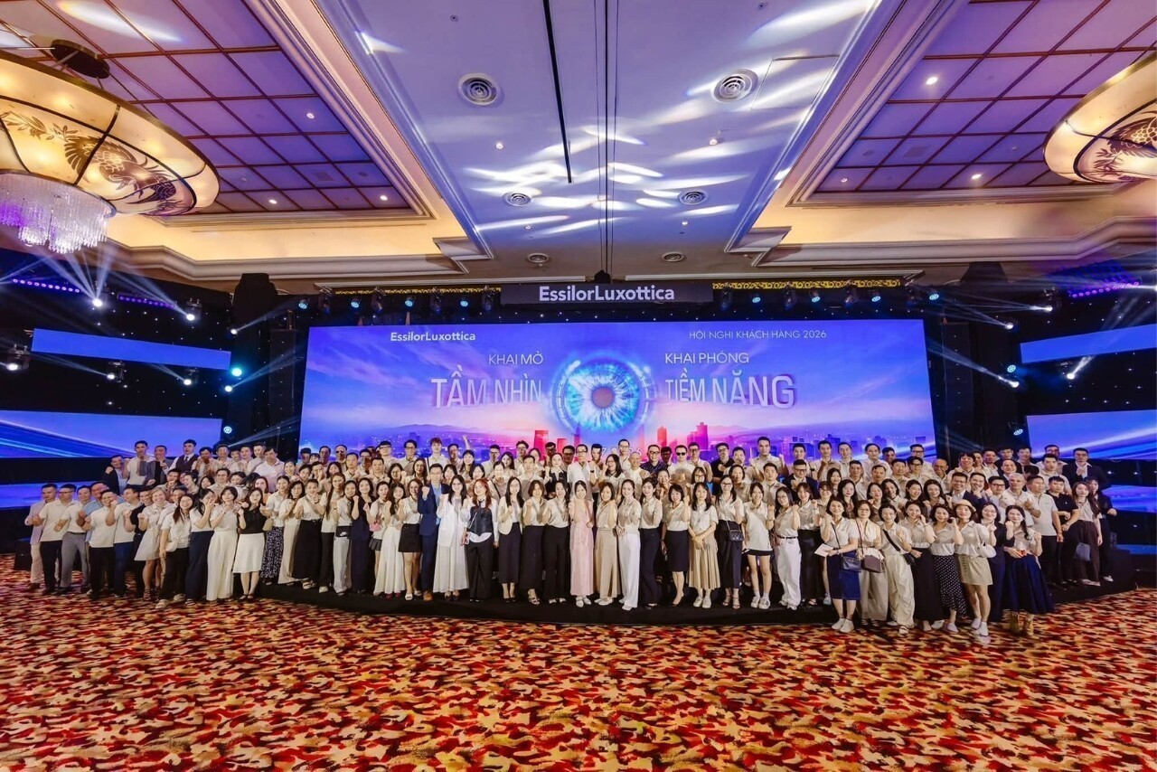 Toàn cảnh không gian sự kiện Hội nghị Khách hàng “Khai mở tầm nhìn - Khai phóng tiềm năng” tại Holiday Inn Resort Hồ Tràm tổ chức bởi EssilorLuxottica