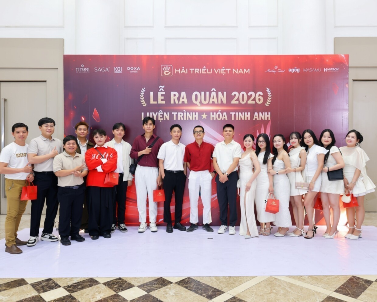 Các thành viên phòng Marketing tham dự sự kiện Lễ Ra Quân 2026 với chủ đề: Luyện trình - Hóa tinh anh