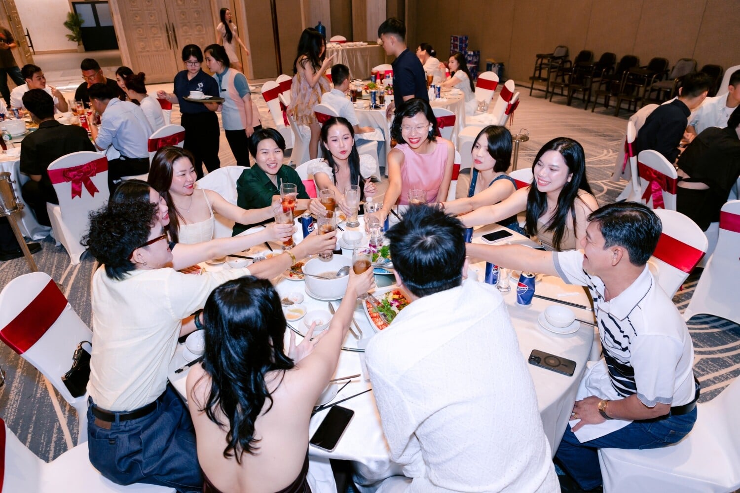 Không gian buổi tiệc tại Gala Dinner của Hải Triều Company Tour 2026